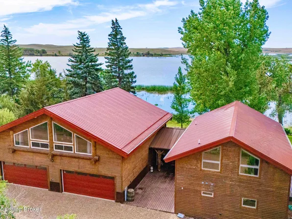 124 Lake Ilo Dr, Dunn Center, ND 58626