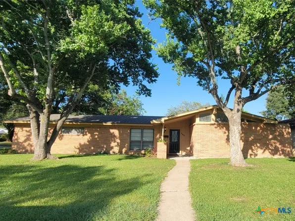 546 Willowick Dr, Port Lavaca, TX 77979