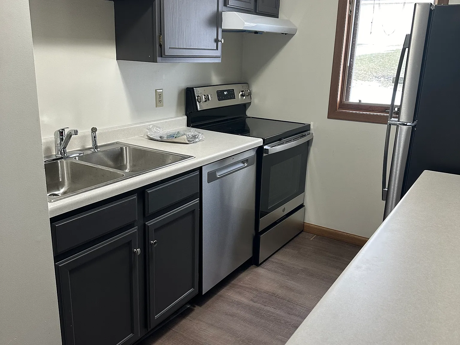 2 bed, 850 sqft, $1,160 — Photo 2