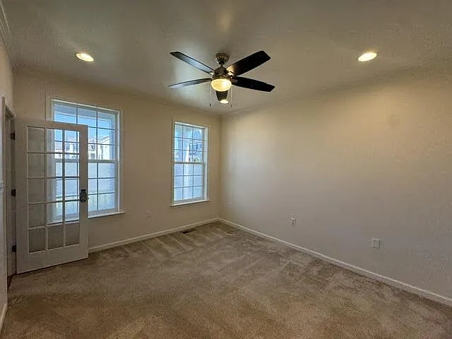 136 Alliance Ct — Photo 18