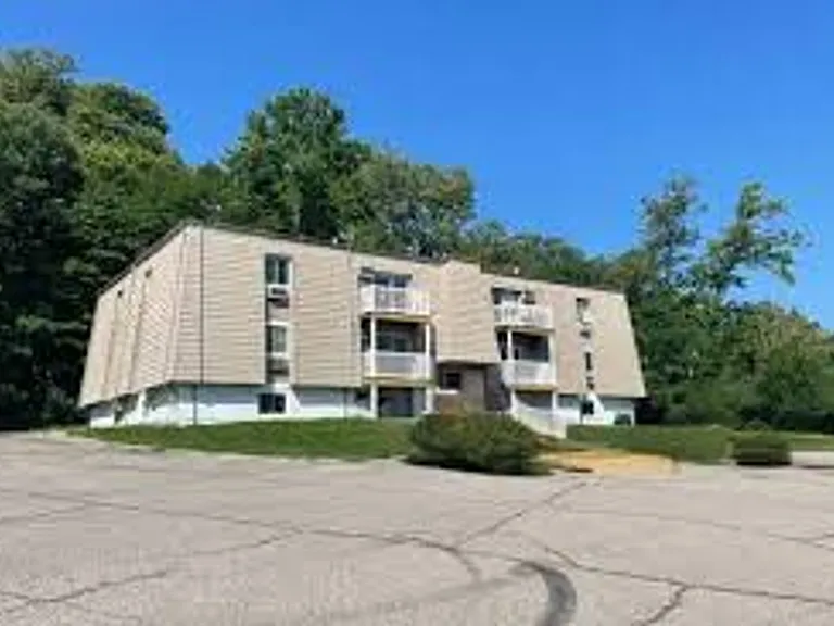 Aurora Apartments — Photo 12