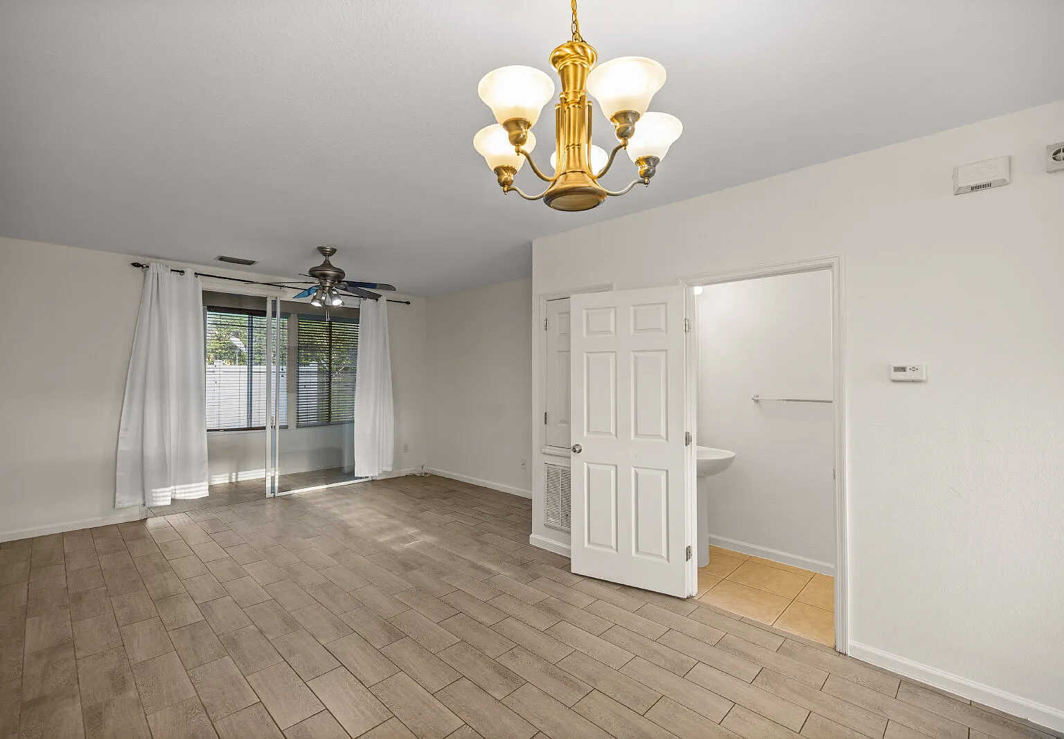 2 bed, 2.5 bath, 1148 sqft, $1,395 — Photo 4