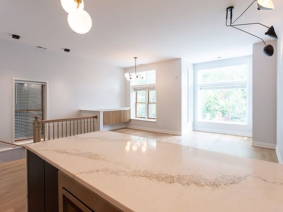 2nd image of 1112 N Damen Ave #2