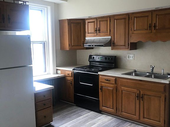 5th image of 315 N Hanover St APT 1
