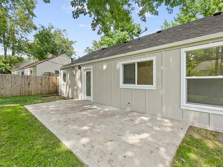 7522 High Dr — Photo 24