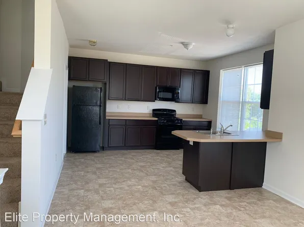 2221 Live Oak Ln, York, PA 17406