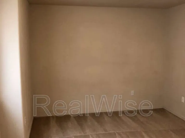 2621 NW Cedar Ave #4 — Photo 12