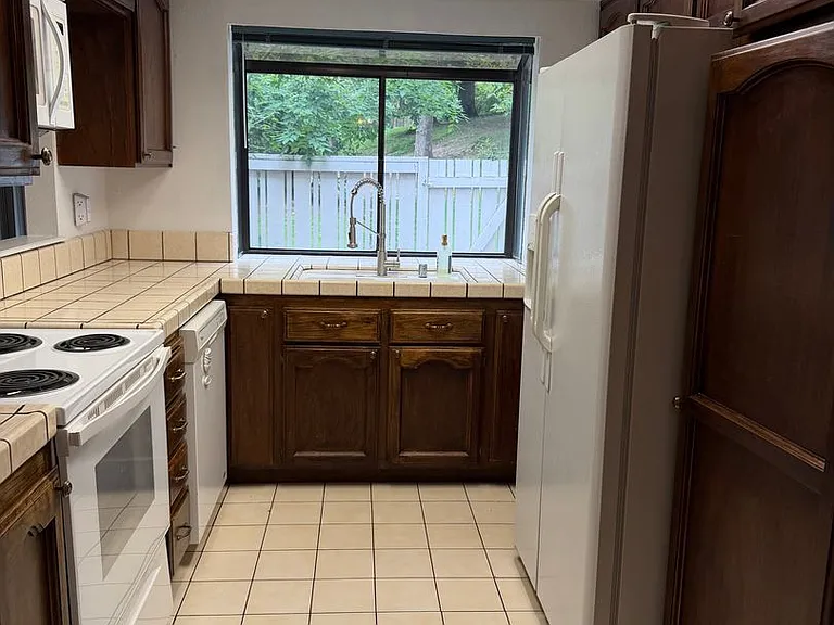 7806 Wren Ln — Photo 15