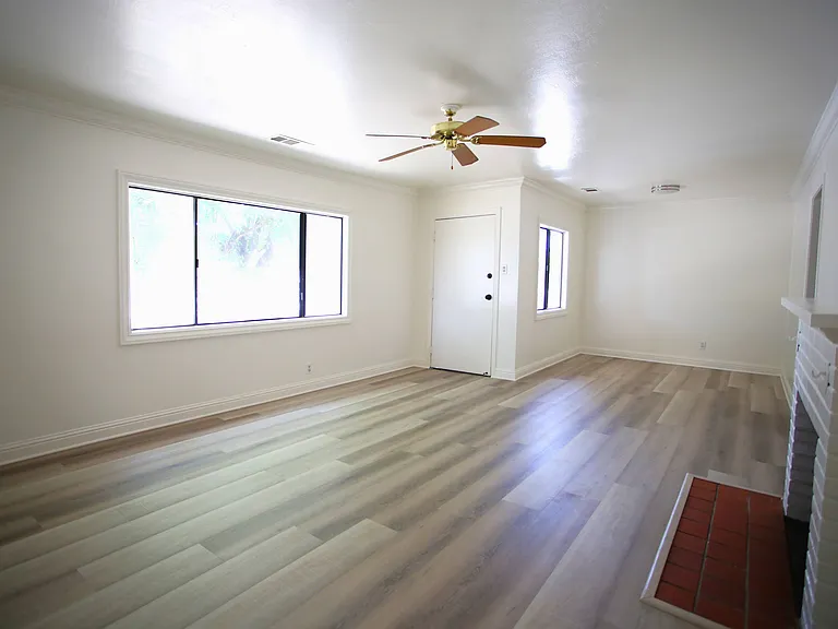 2020 Leland Way — Photo 6