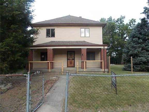 2nd image of 2842 Forest Manor Ave
