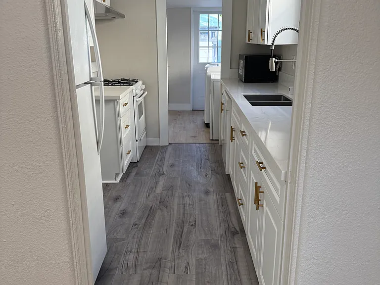 4417 V St — Photo 6