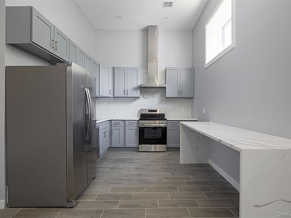 2nd image of 126 Innis Ave #2-1