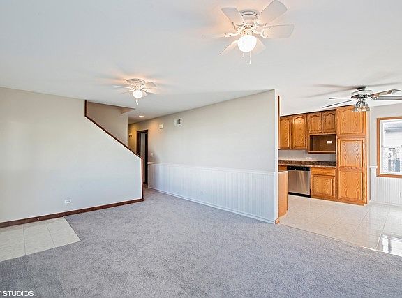 3rd image of 1515 Devon Ave
