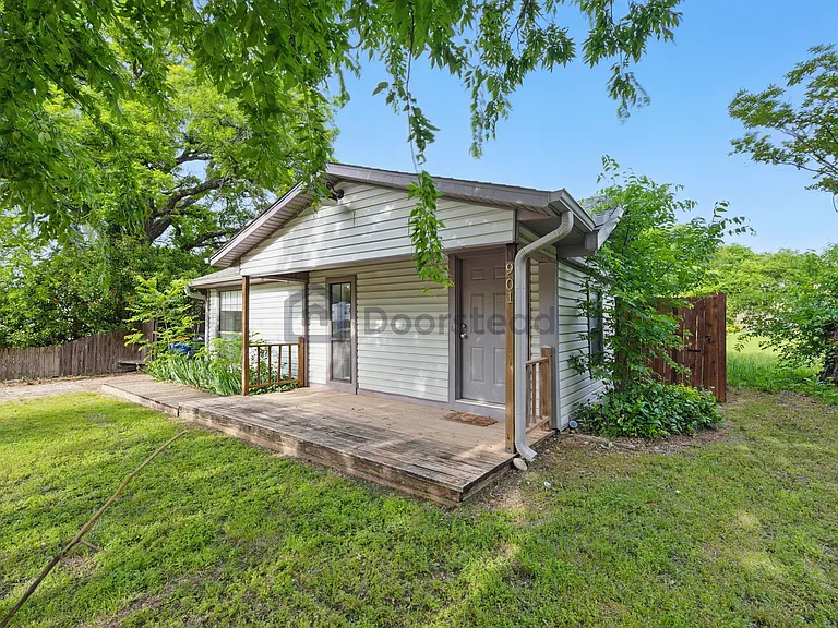 901 Kimbrough St — Photo 3