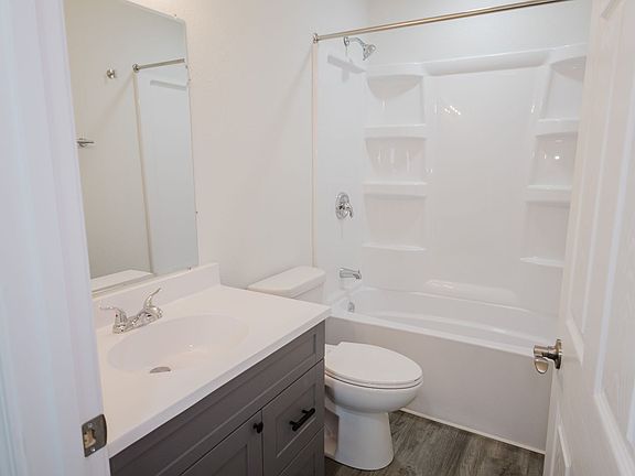 5th image of 202 Hudson Dr #D