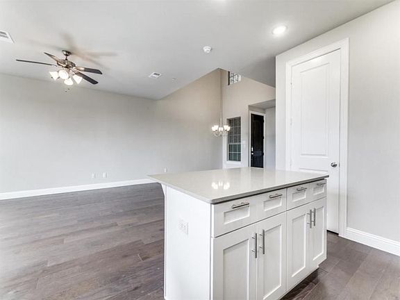 3rd image of 4564 Titus Cir