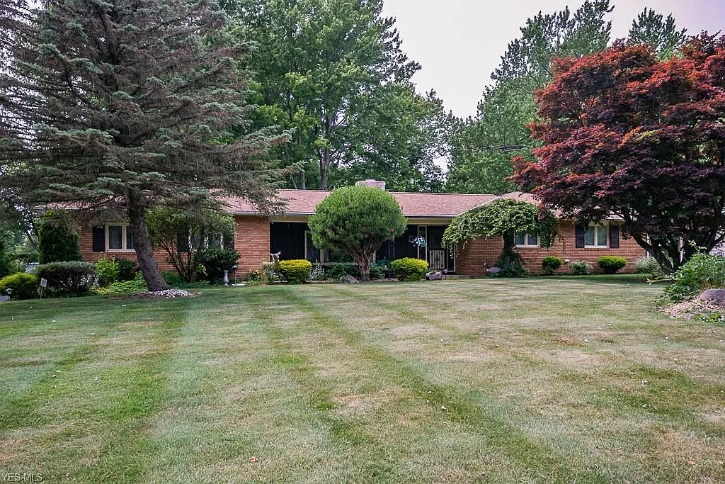 166 Briar Hill Dr photo 1