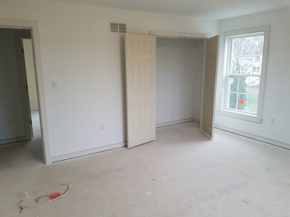 2944 Main St #3