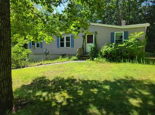 6 Barrington Ln, Rochester, NH 03839