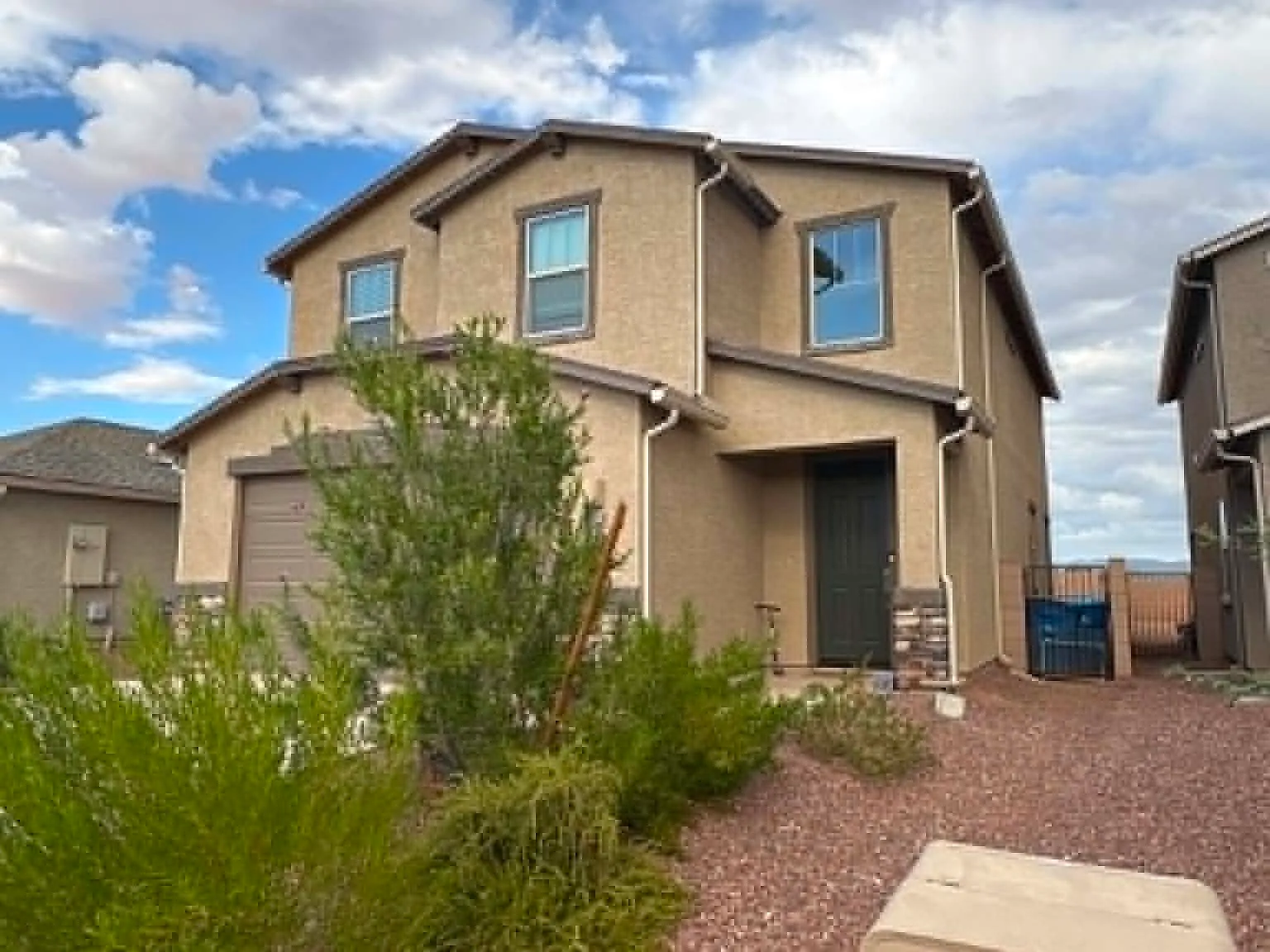 4 bed, 2391 sqft, $1,995 — Photo 3