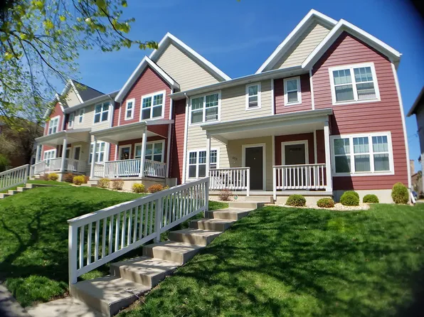 637 Fenelon Pl, Dubuque, IA 52001