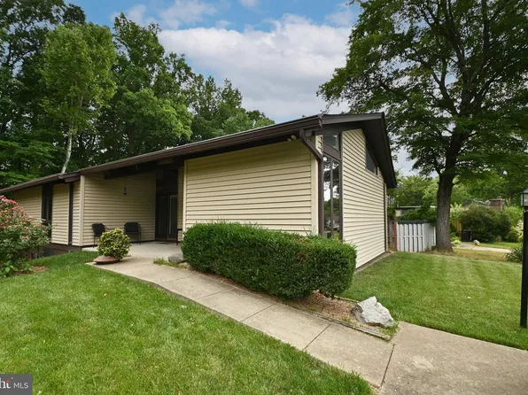 2491 Linwood Ln, Woodbridge, VA 22192