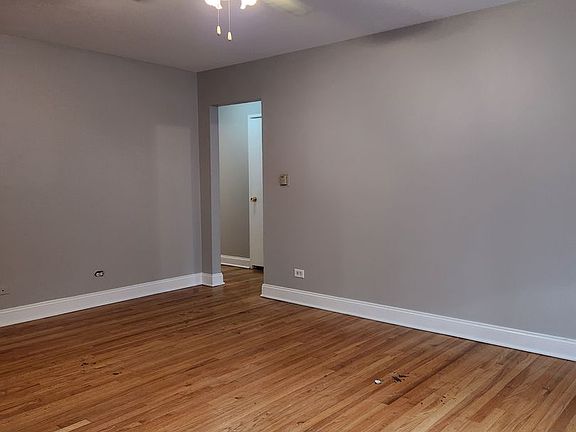 4th image of 6828 N Greenview Ave APT 2N