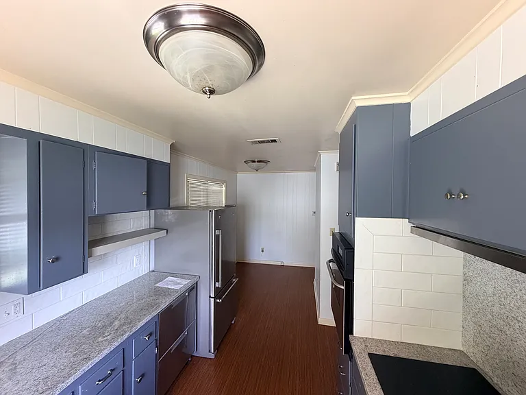 923 Linden St #923 — Photo 4
