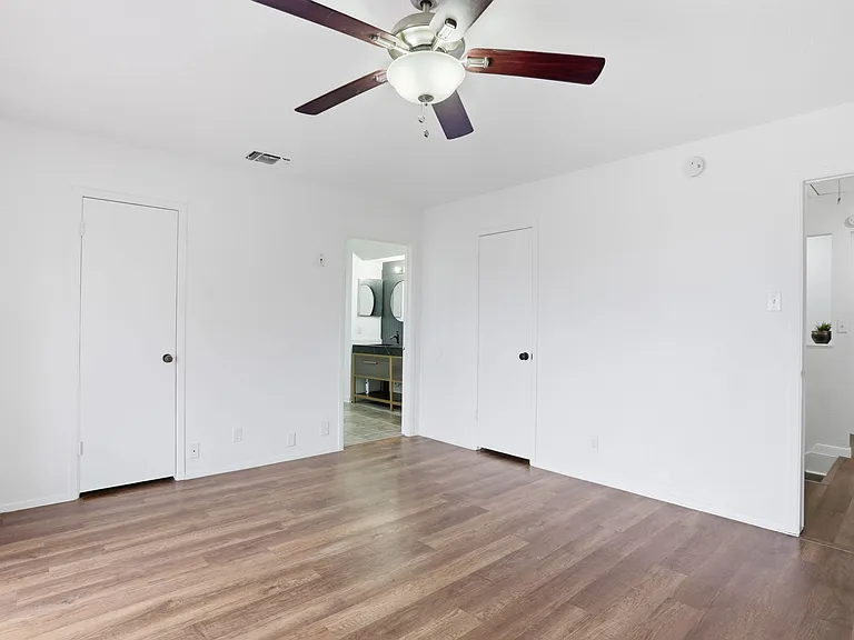 8112 Scottshill — Photo 13
