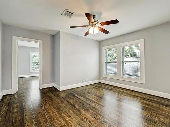 4th image of 1011 E 6th 1/2 St