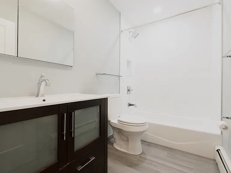 576 Henry St #2 — Photo 8