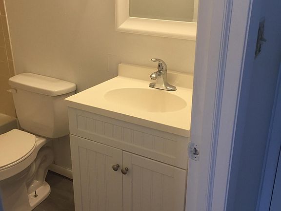 5th image of 1600 Park Cir APT 1014
