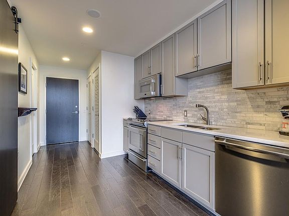 5th image of 1212 Laurel St APT 2012