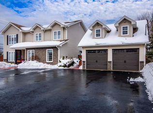 1832 Topsail Rd, Paradise, NL A1L1Y7