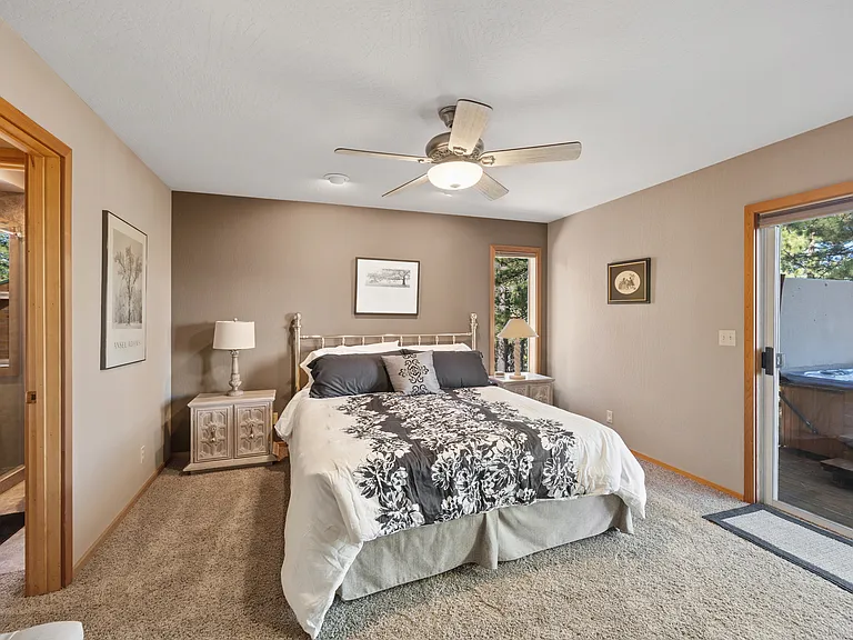 724 Conifer — Photo 22