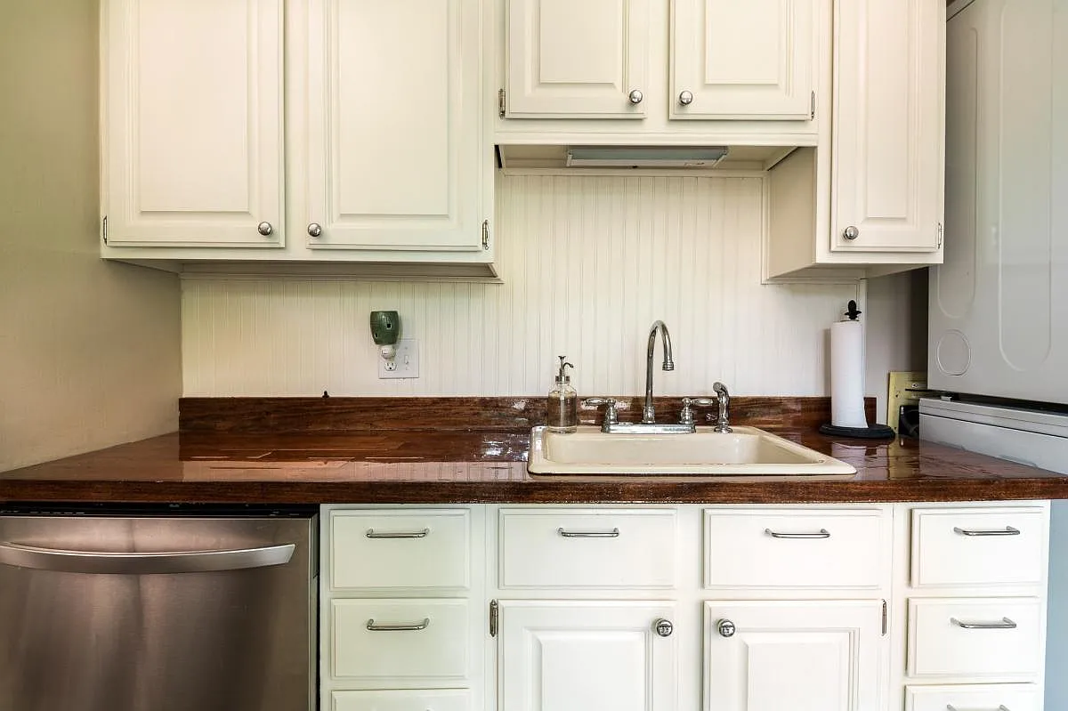 KICTHEN SINK - 61 Payson St #2