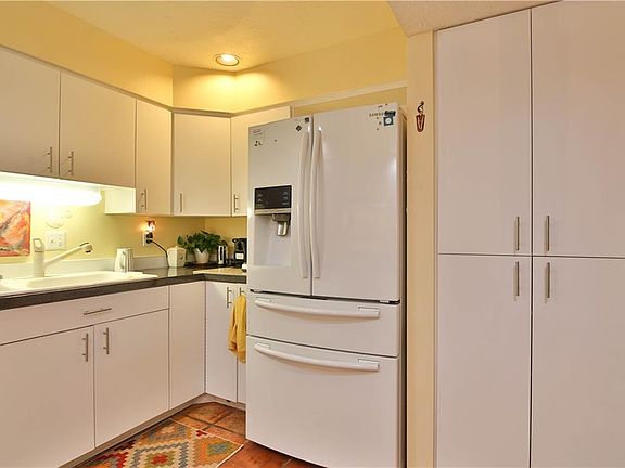 4th image of 1520 Pelican Point Dr #152