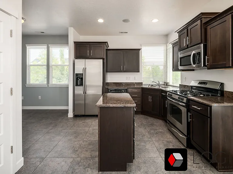 4594 W South Jordan Pkwy — Photo 8
