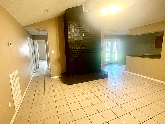 5th image of 1720 Wellington Dr