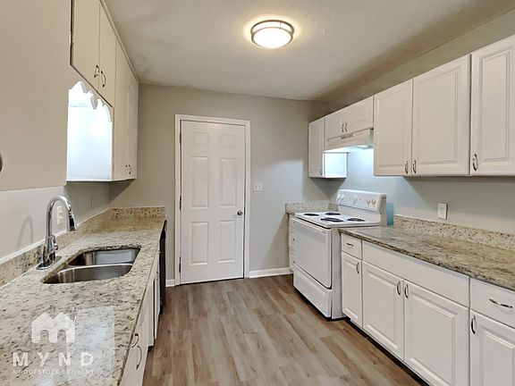 3rd image of 1657 Winfield Ave