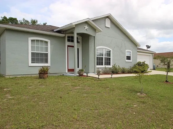 105 Village Dr, Welaka, FL 32193