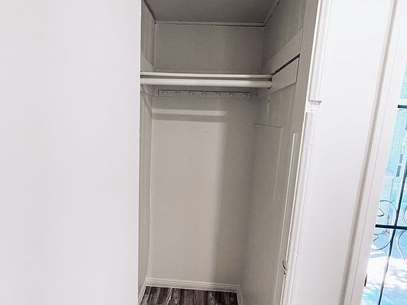 4th image of 25-31 W 53rd St #27A