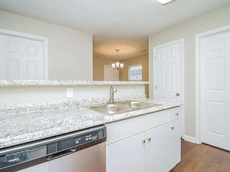 1416 Westview Dr — Photo 7