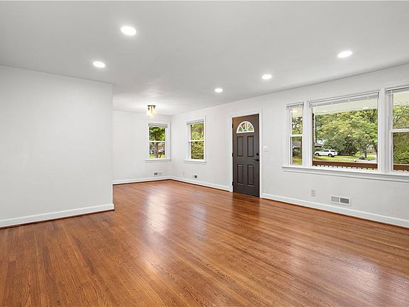 4th image of 6343 Glenoak Dr