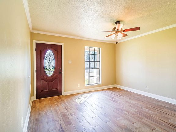 2nd image of 705 Idlewood Blvd