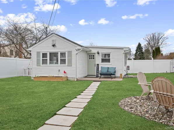 333 Cass Street, Dix Hills, NY 11746