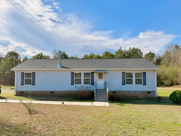 21 Dugger St, Brodnax, VA 23920