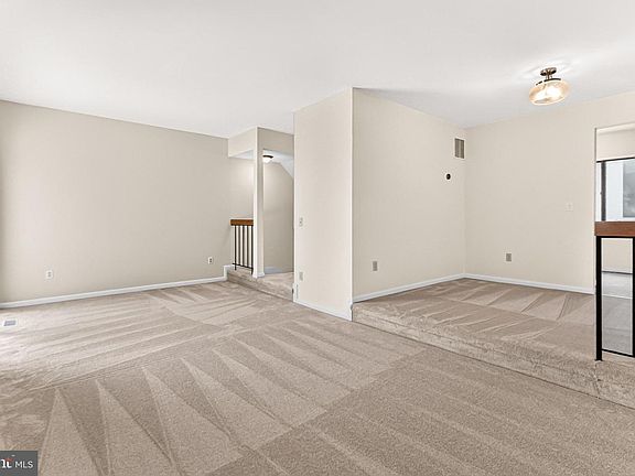 4th image of 11859 Coopers Ct