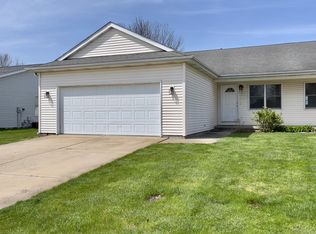 415 W Quail Roost Ct, Sherman, IL 62684