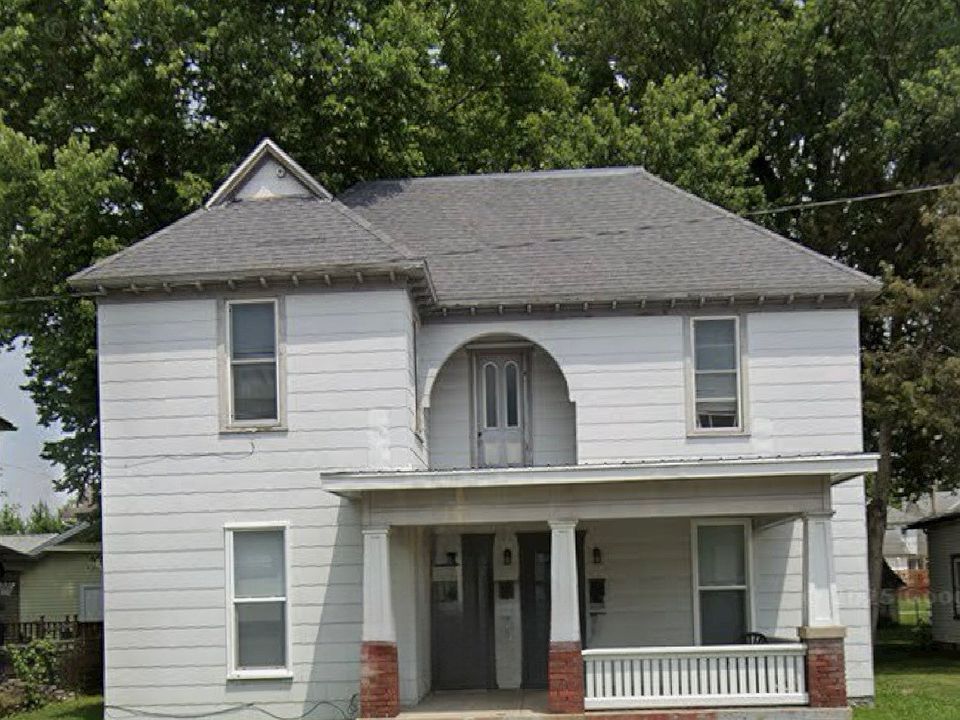 1st image of 822 W High St